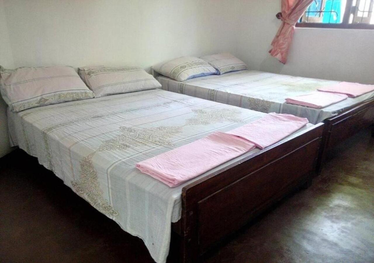 Appartement Weerakoon Guest à Hikkaduwa Extérieur photo
