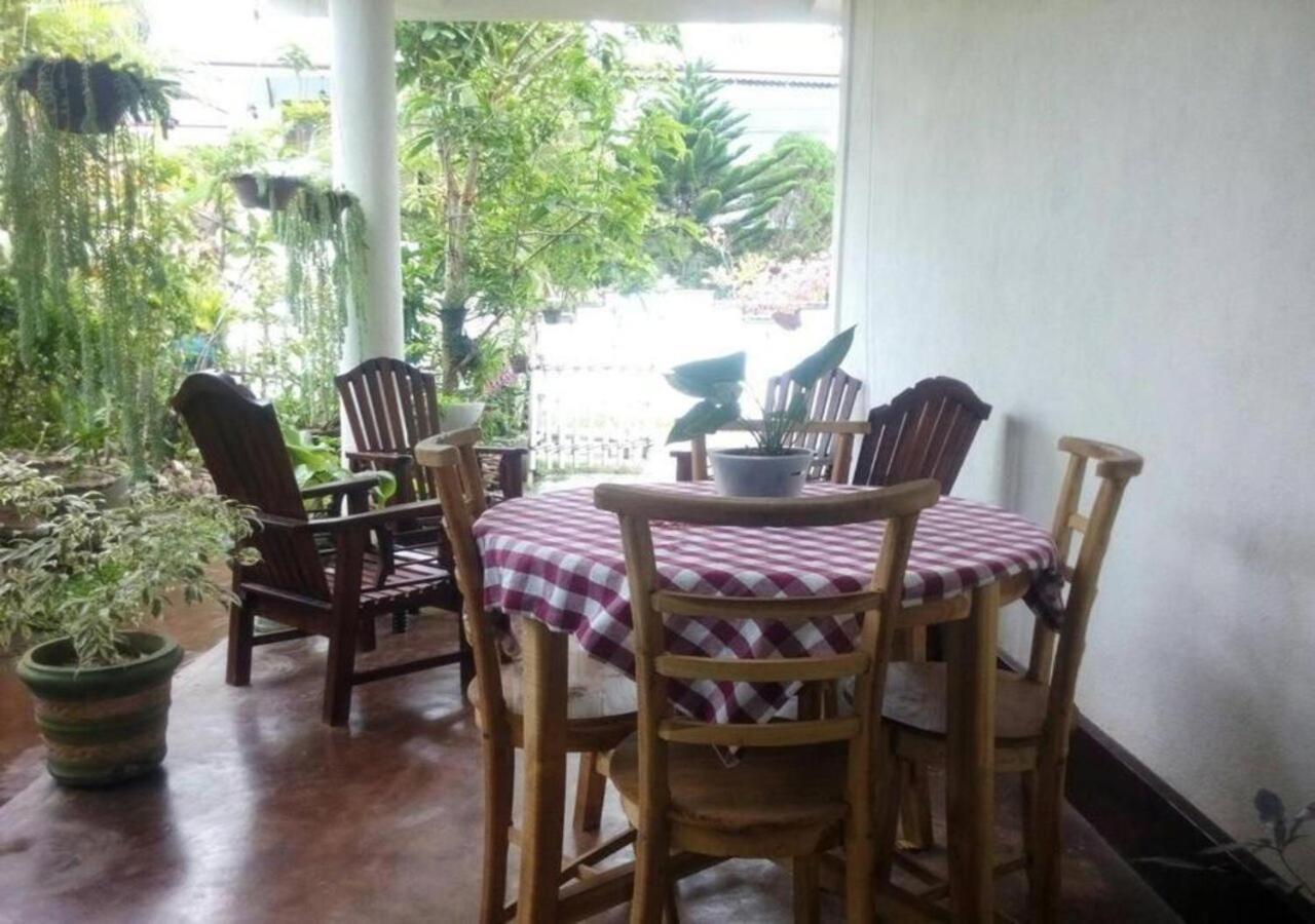 Appartement Weerakoon Guest à Hikkaduwa Extérieur photo